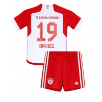 Fotbalové Dres Bayern Munich Alphonso Davies #19 Dětské Domácí 2023-24 Krátký Rukáv (+ trenýrky)